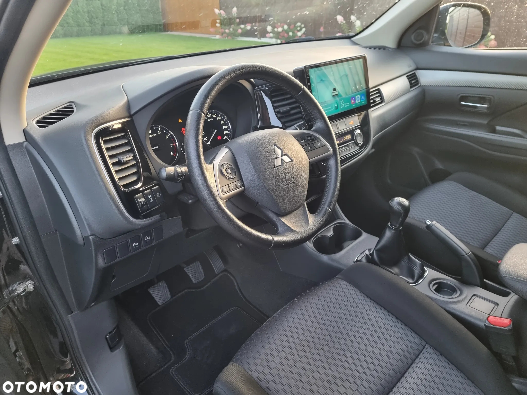 Mitsubishi Outlander - 6
