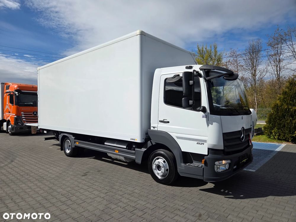 Mercedes-Benz Atego 821 - 36