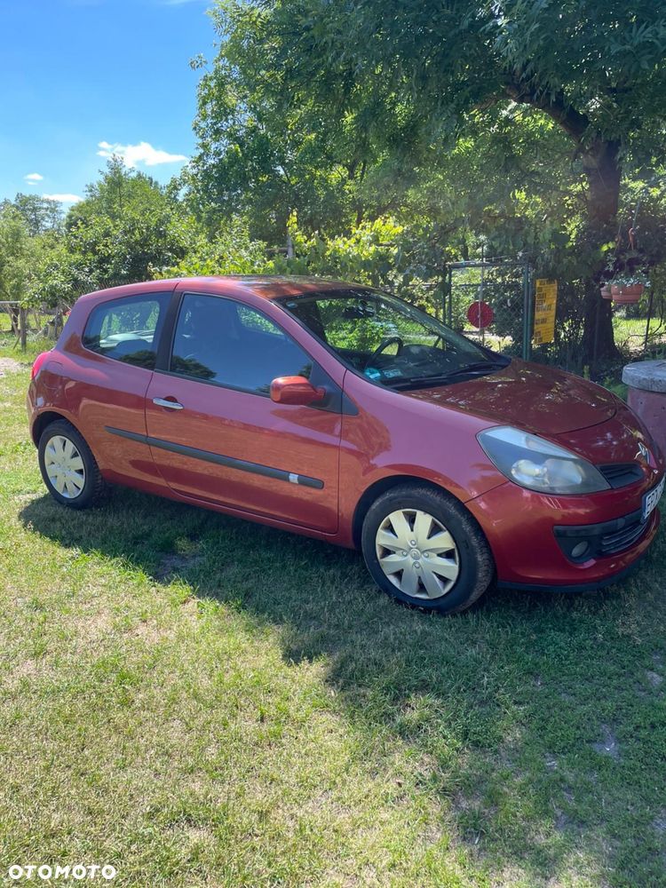Renault Clio - 1