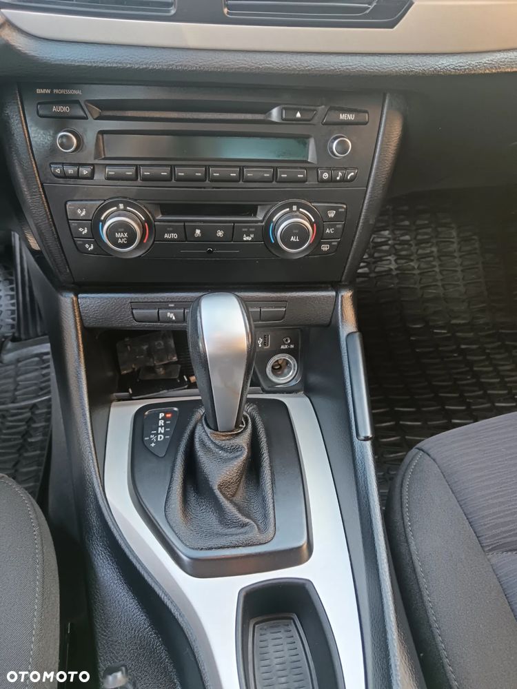BMW X1 sDrive18i - 12