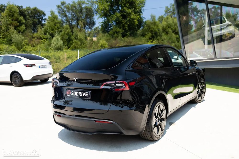 Tesla Model Y Long Range RWD - 21