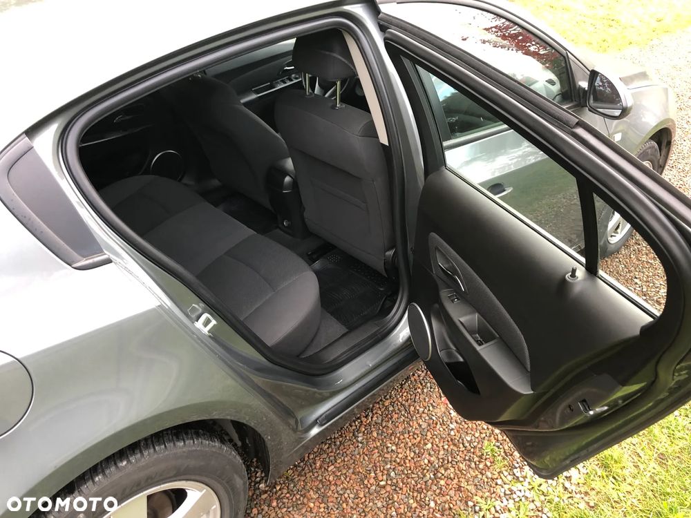 Chevrolet Cruze 1.8 LT - 9