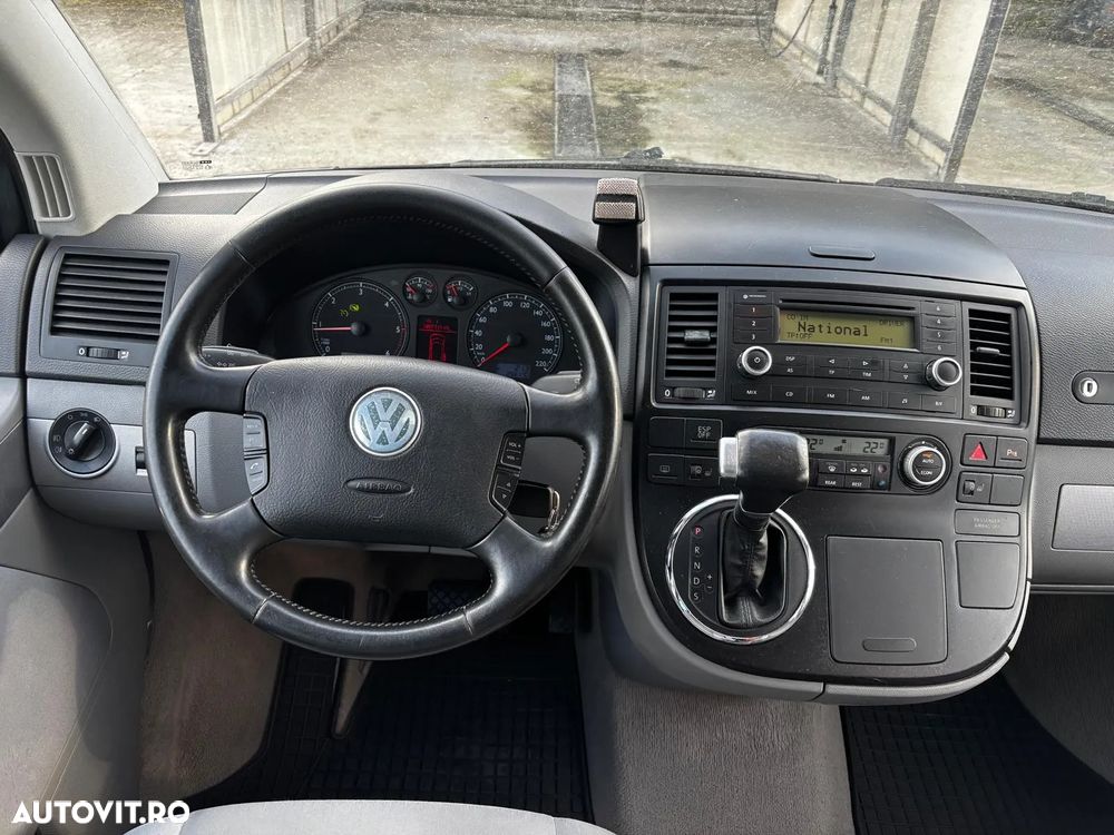 Volkswagen Multivan - 16