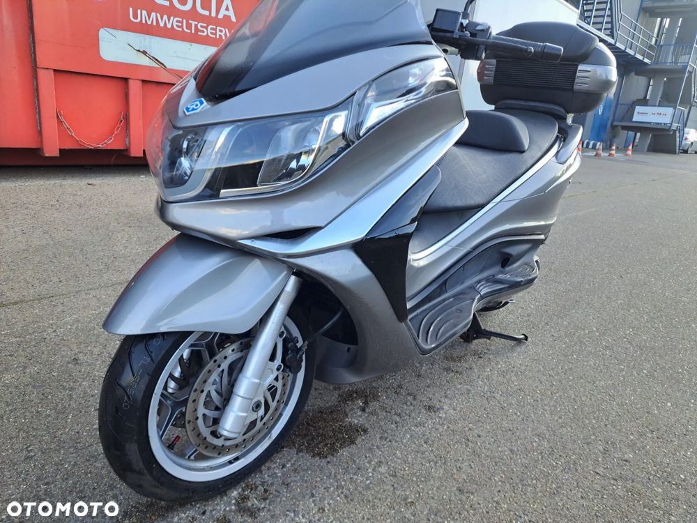 Piaggio X10 - 3