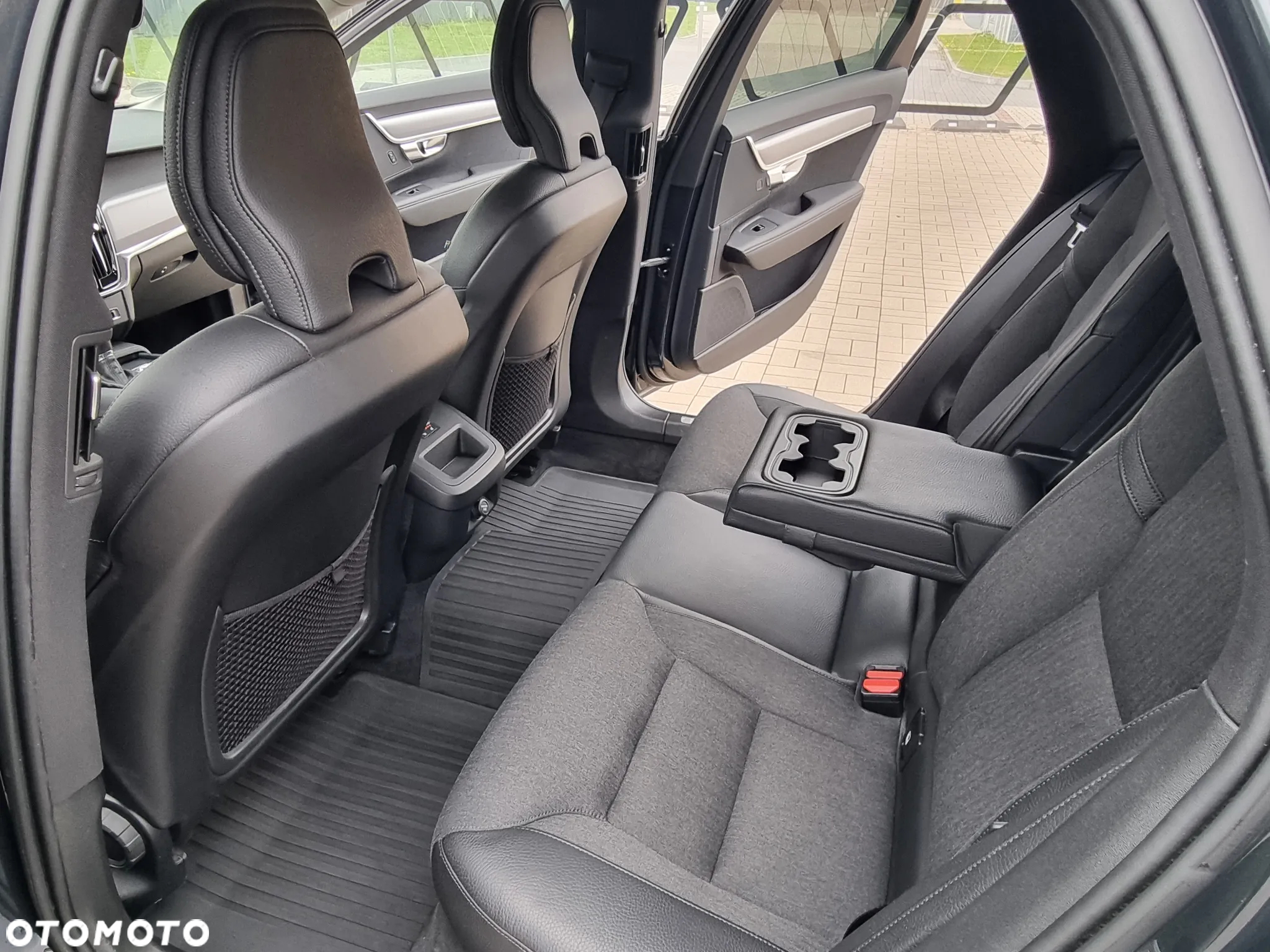 Volvo V90 D4 Geartronic Momentum Pro - 21