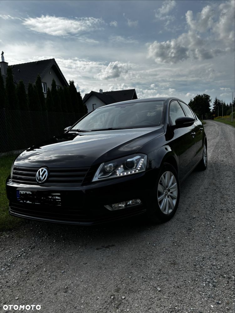 Volkswagen Passat - 1