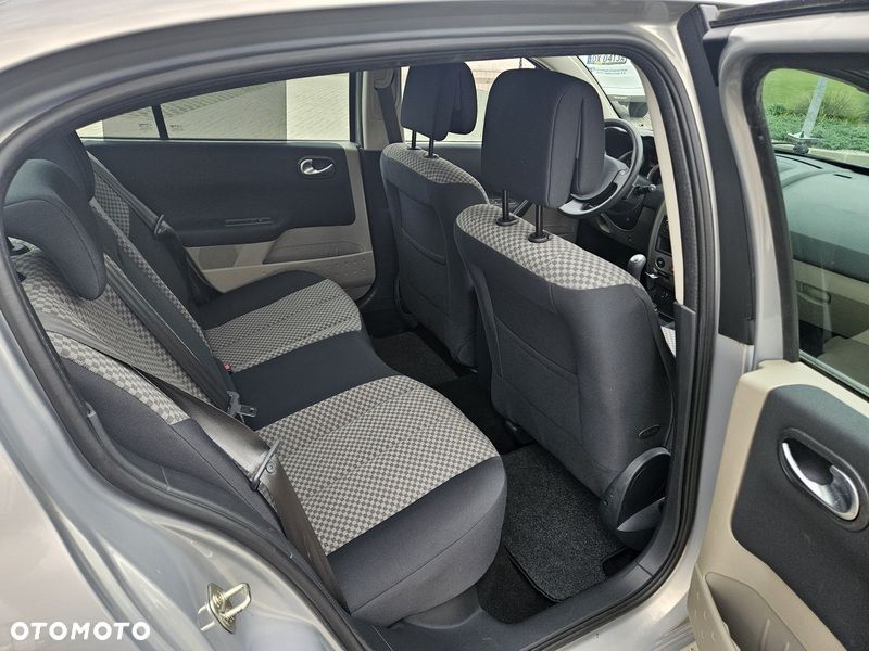 Renault Megane 1.6 16V Authentique - 8