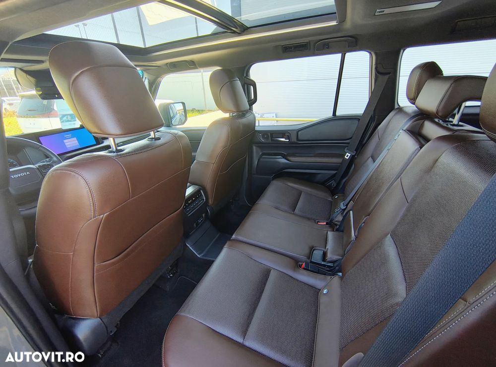 Toyota Land Cruiser 2.8l D-4D 204 CP A/T 7 locuri Luxury AVS - 17