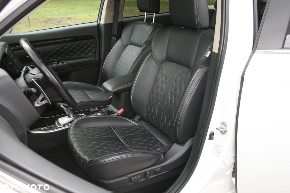 Mitsubishi Outlander - 22