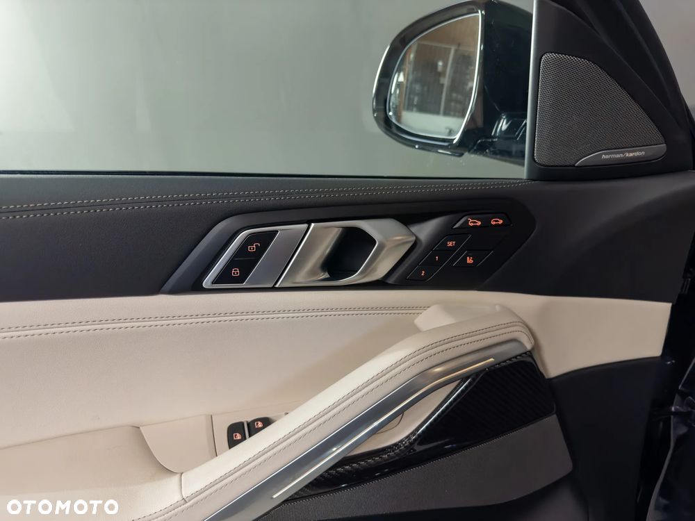 BMW X6 xDrive40d mHEV - 32