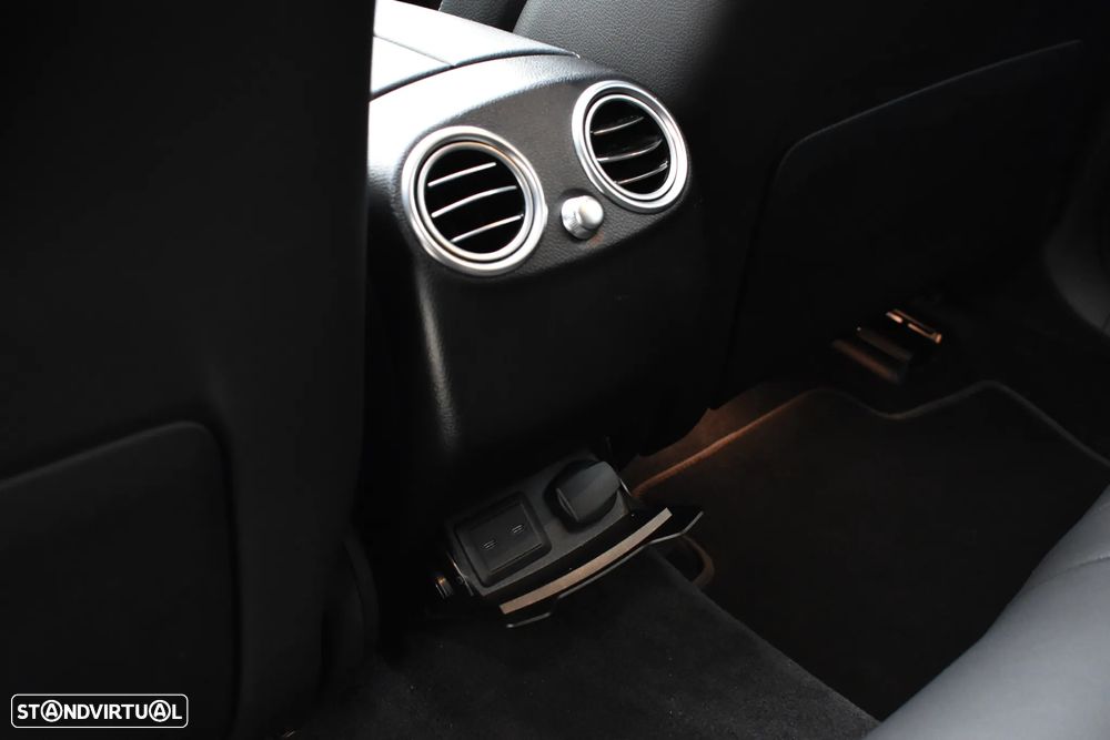 Mercedes-Benz GLC 300 e Coupe 4Matic 9G-TRONIC AMG Line - 57