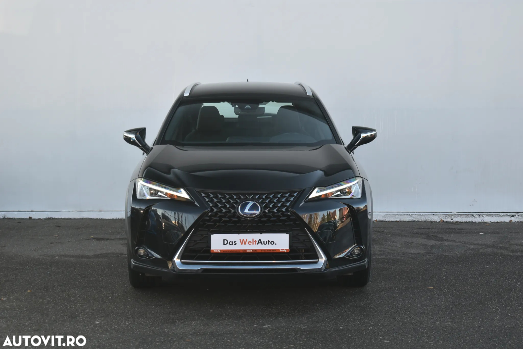 Lexus UX 250h FWD Business - 12