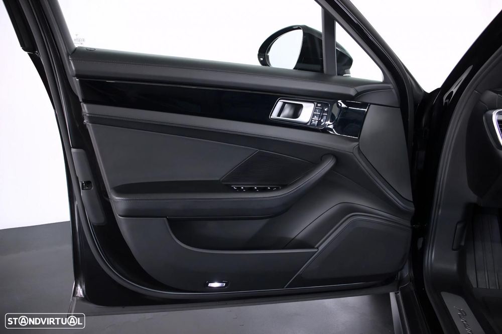Porsche Panamera 4 E-Hybrid - 5