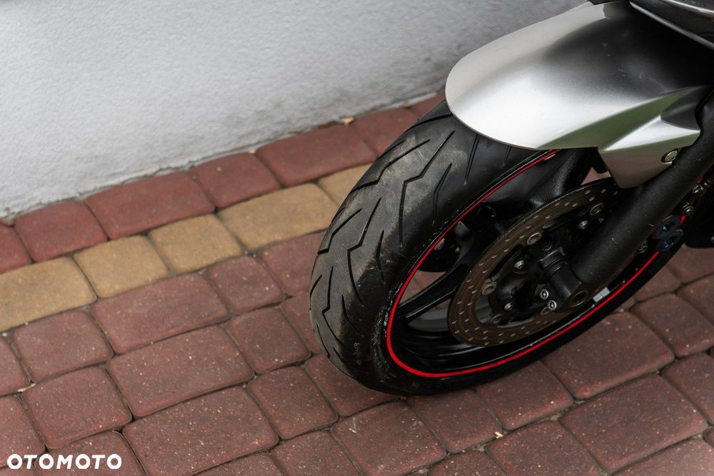 Yamaha R6 - 7