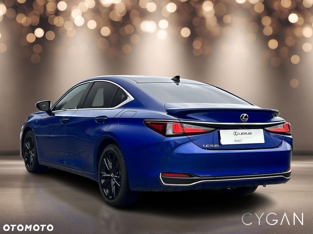 Lexus ES 300h F Sport Design - 5