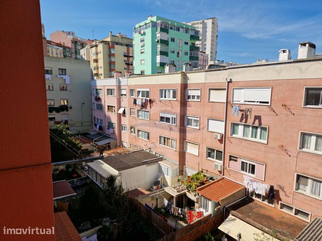 T3 totalmente remodelado, na Pontinha em Odivelas, a cerca de 150m ... - Grande imagem: 2/32