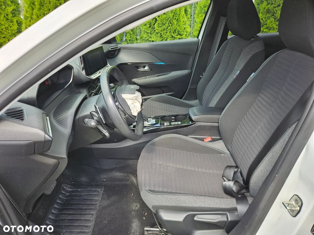 Peugeot 208 1.2 PureTech Active S&S EAT8 - 17