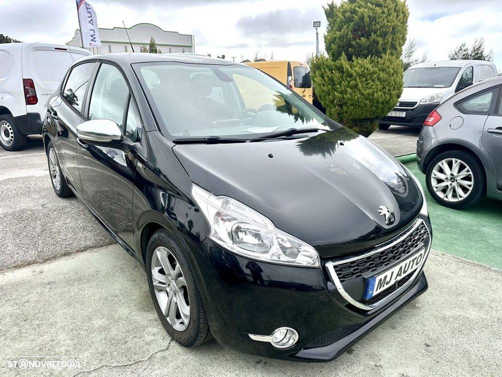 Peugeot 208 1.2 VTi Allure - 1