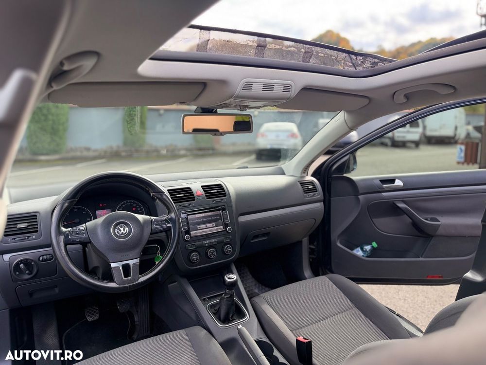 Volkswagen Golf - 10