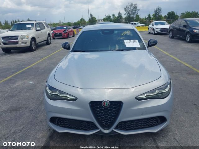 Alfa Romeo Giulia - 9