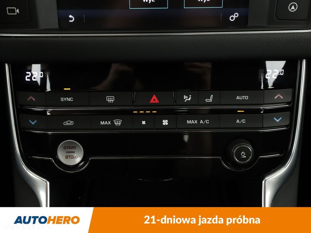 Jaguar XF 2.0 i4D R-Sport - 26