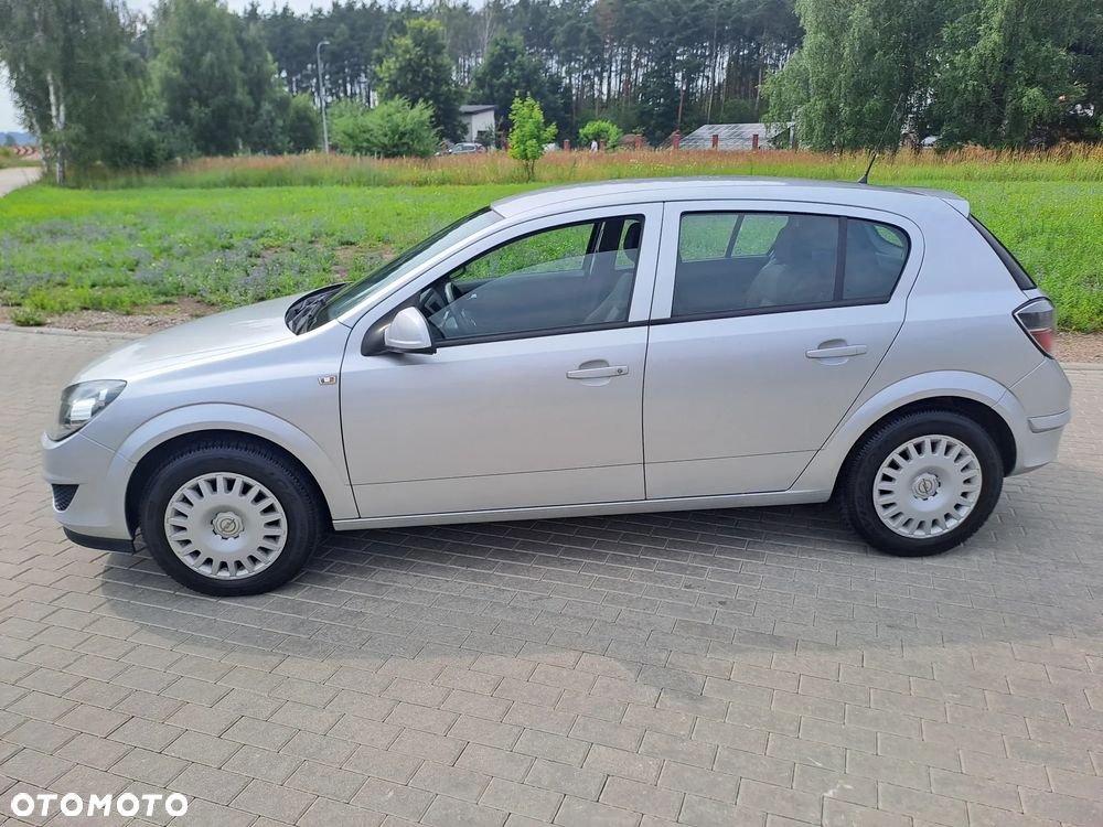 Opel Astra 1.6 Enjoy EU6 - 27