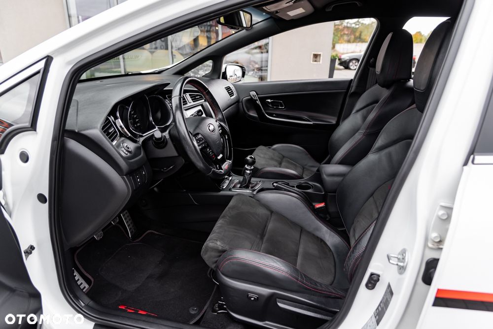 Kia Ceed 1.6 T-GDI GT L - 18