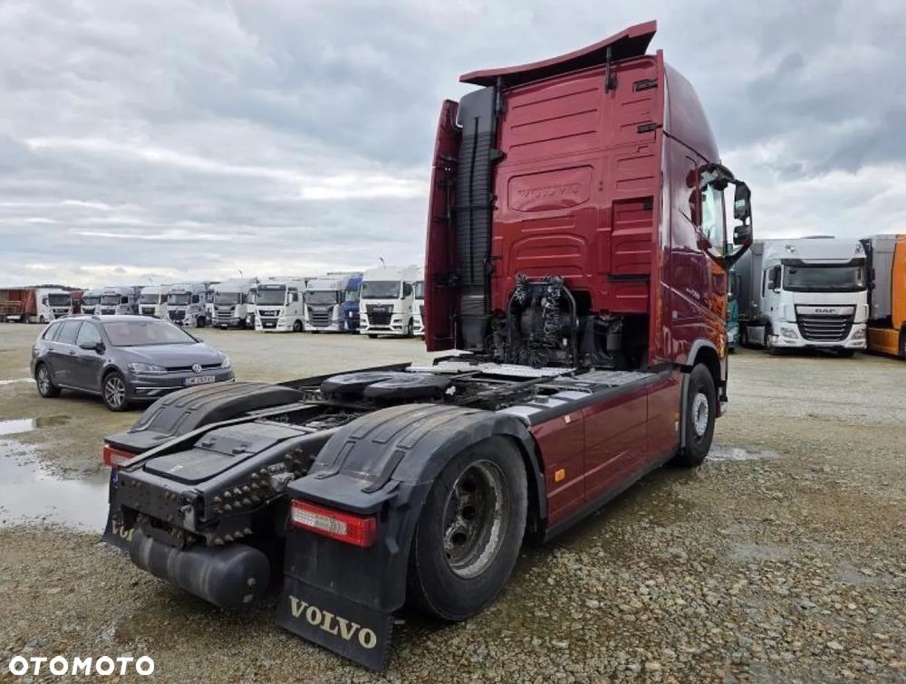 Volvo FH 500 XXL TELEWIZOR / KSENONY / FULL SPOJLERY / LAKIER METALIK / DŁUGA RAMA AKUMULATORY Z TYŁU / LAMPY LED / NAJWIĘKSZA KABINA XXL z TV / 2017 ROK !! - 13