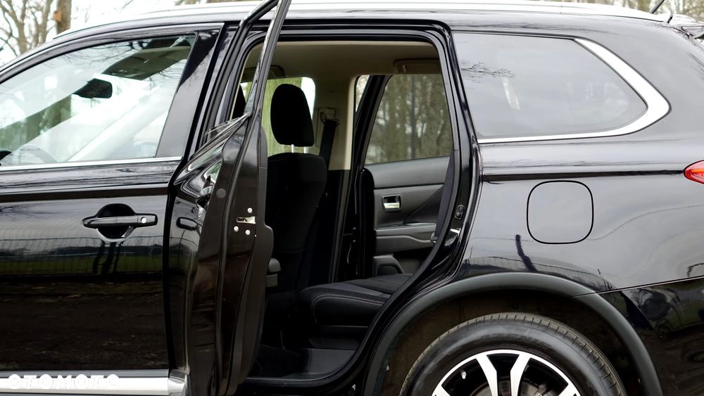 Mitsubishi Outlander 2.0 2WD Diamant - 11