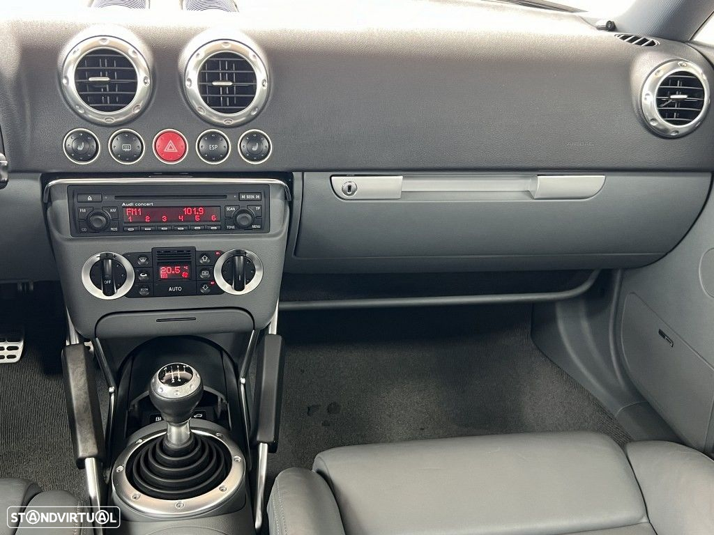 Audi TT Coupé 1.8 T S-line - 21