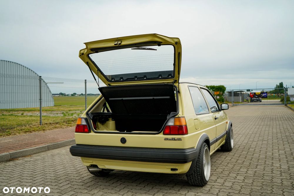 Volkswagen Golf - 17