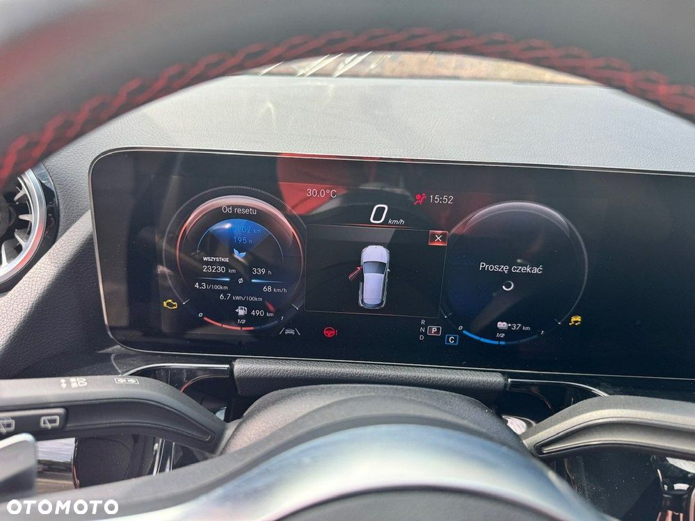 Mercedes-Benz GLA - 11