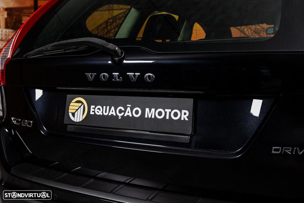 Volvo XC 60 2.0 D3 Drive R-Design - 8