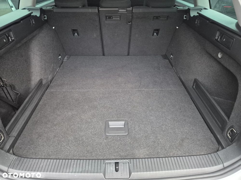 Volkswagen Passat Variant 2.0 TDI SCR DSG Business - 20