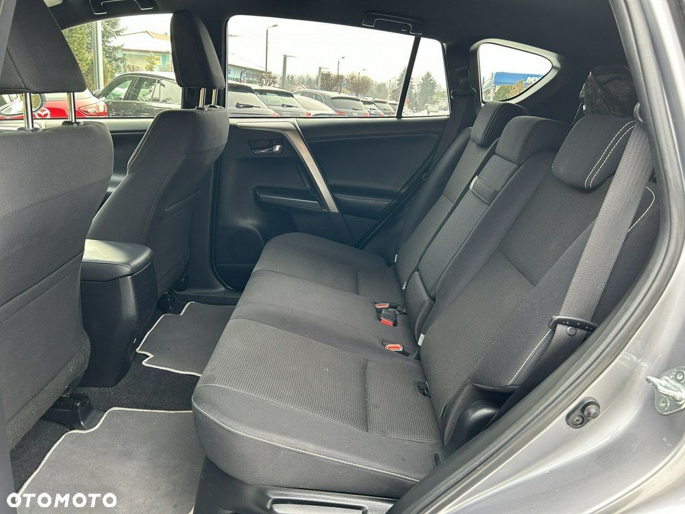 Toyota RAV4 - 16