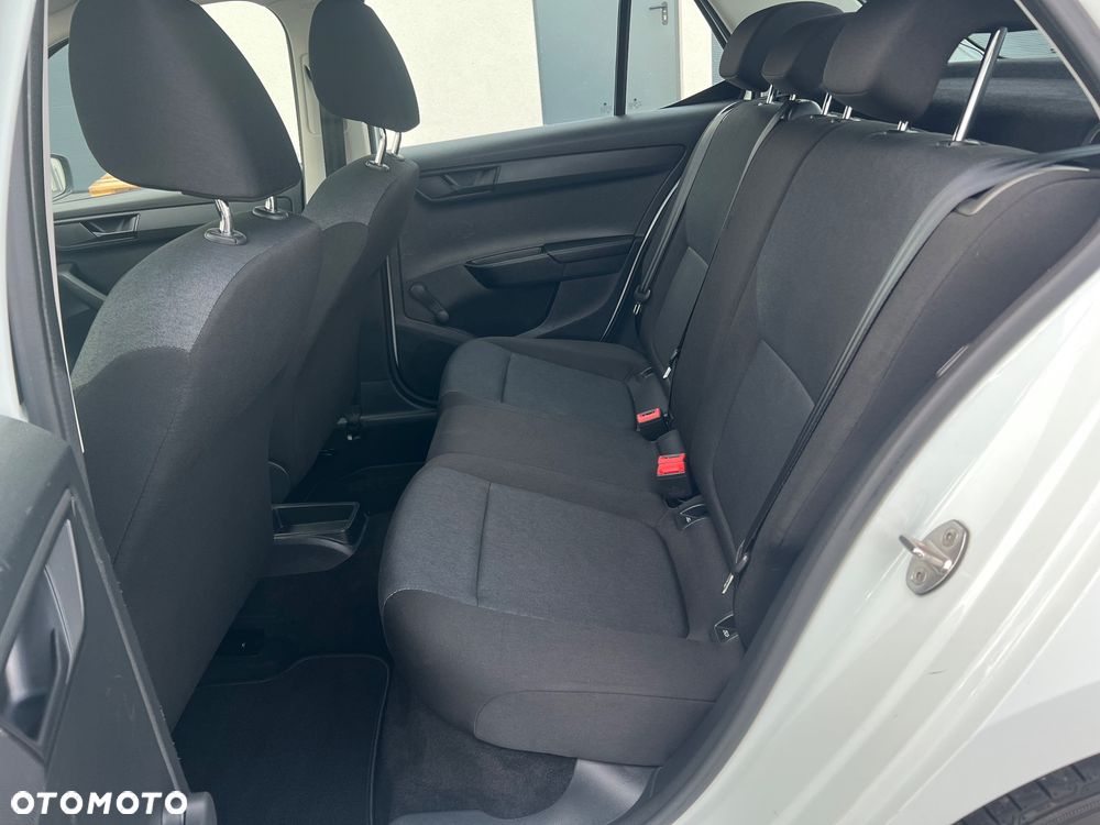 Skoda Fabia 1.0 MPI Ambition - 18