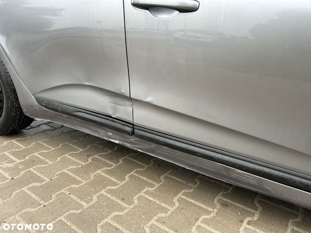 Renault Clio - 22