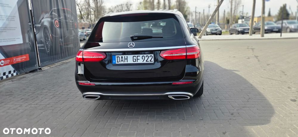 Mercedes-Benz Klasa E 220 d 9G-TRONIC - 12