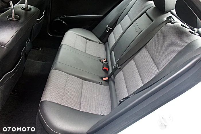 Mercedes-Benz Klasa C 180 BlueEFFICIENCY Avantgarde - 22