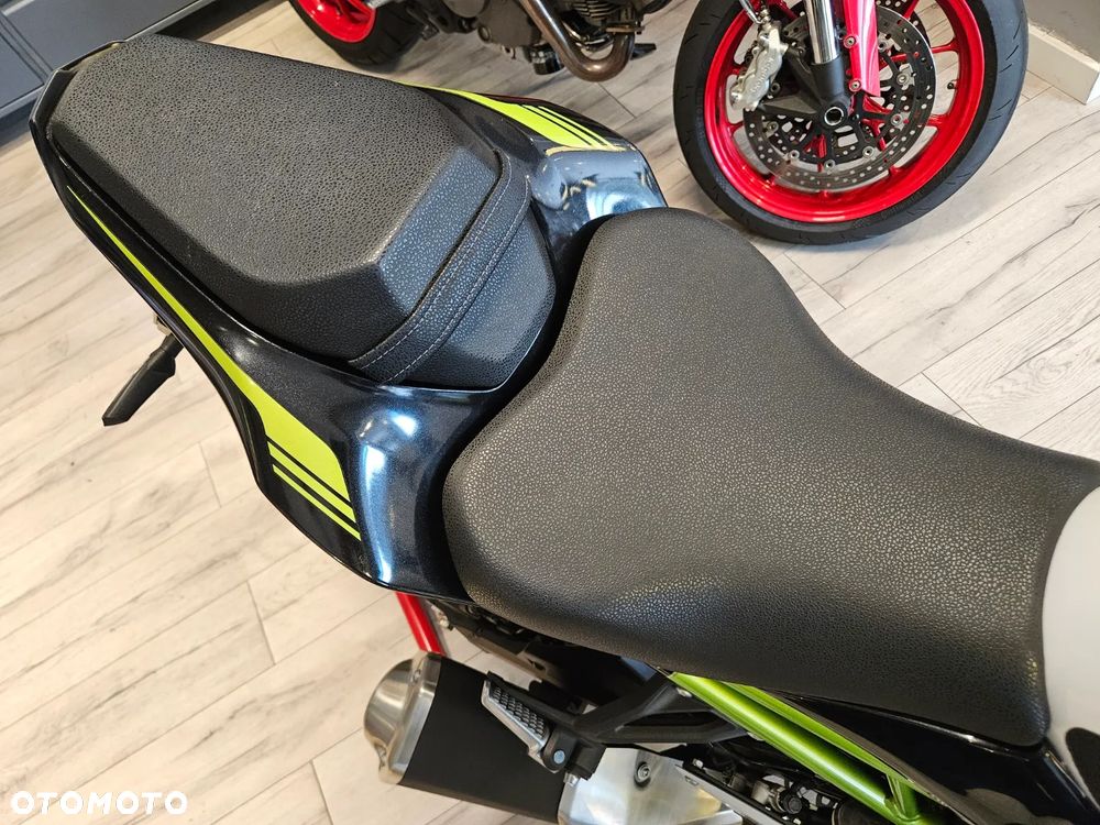 Kawasaki Z 900 - 20