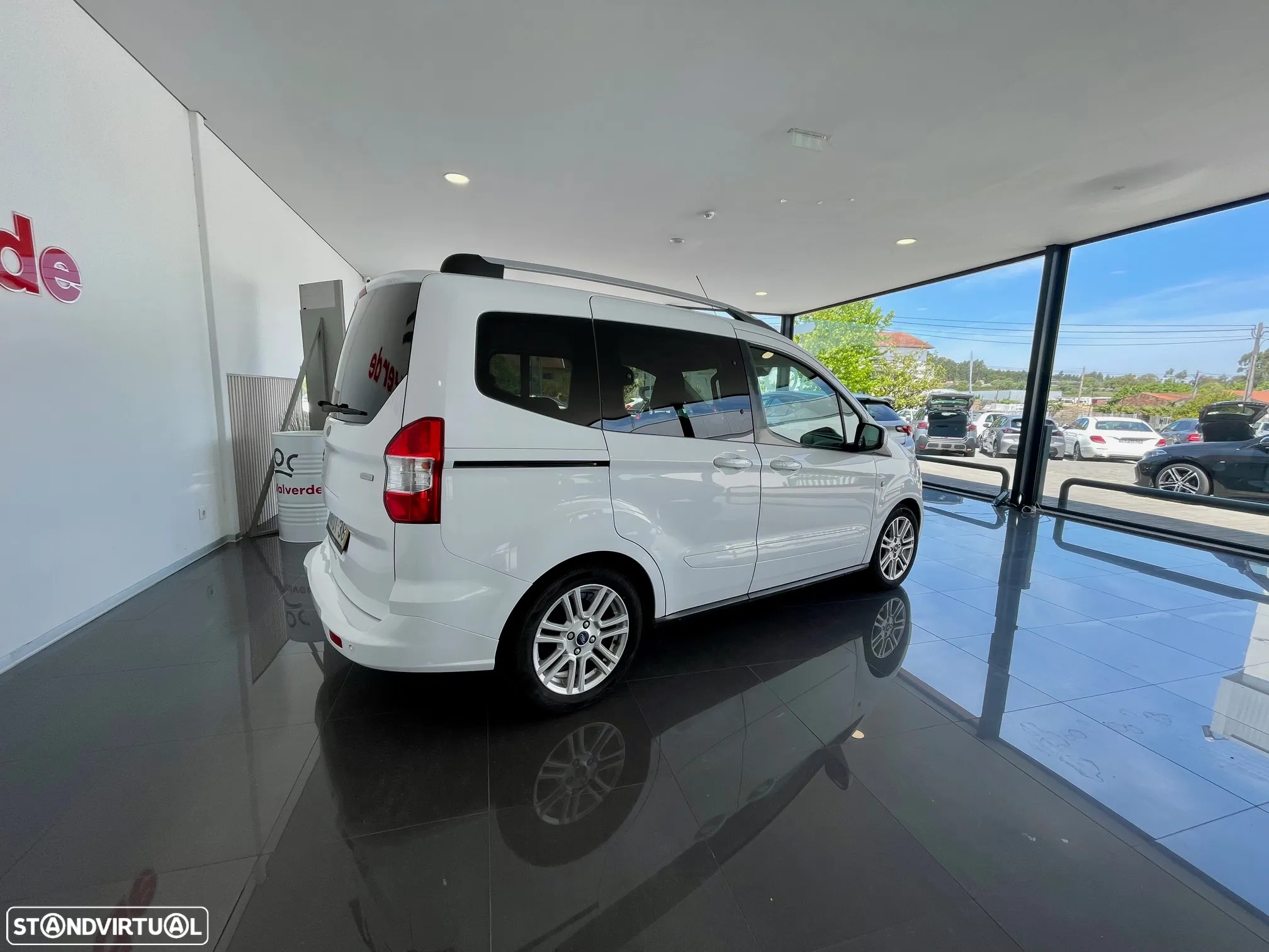 Ford Tourneo Courier 1.0 EcoBoost Titanium - 5