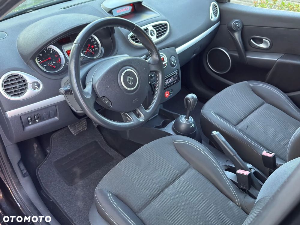 Renault Clio - 30