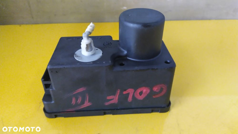 POMPKA CENTRALNEGO ZAMKA VW GOLF III 1H0962257G - 1