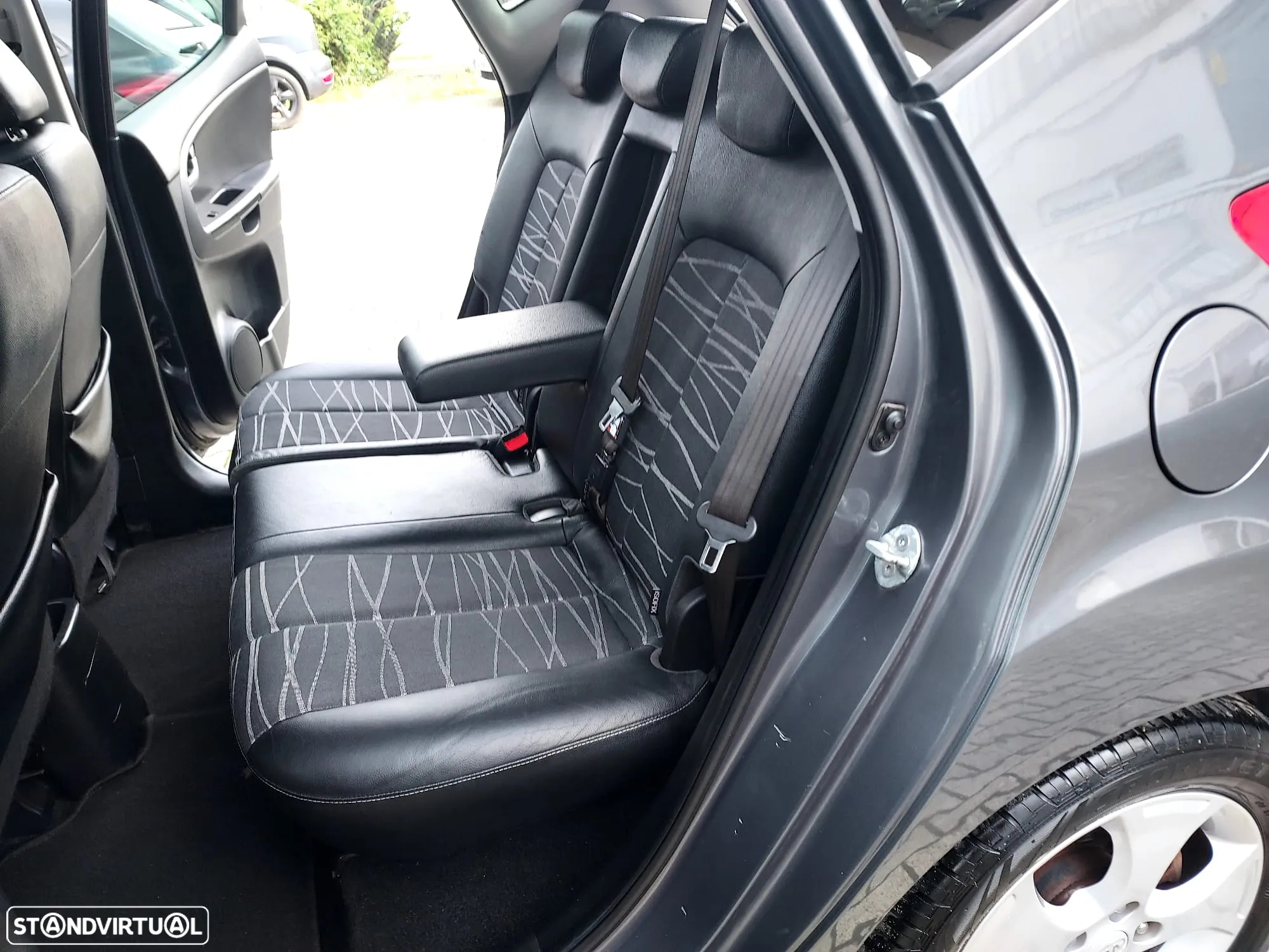 Kia Venga 1.4 CRDi TX ISG - 24