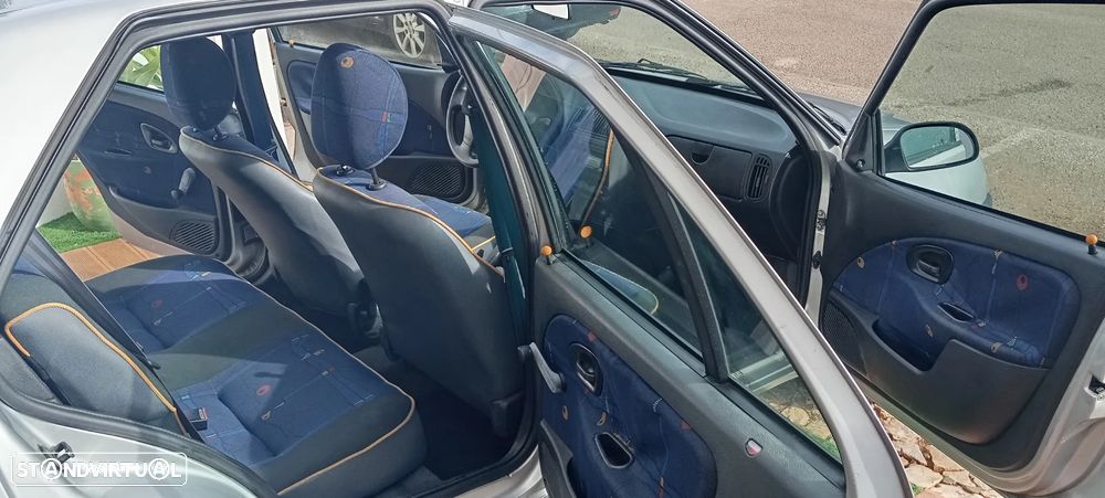 Citroën Saxo 1.0i First - 10