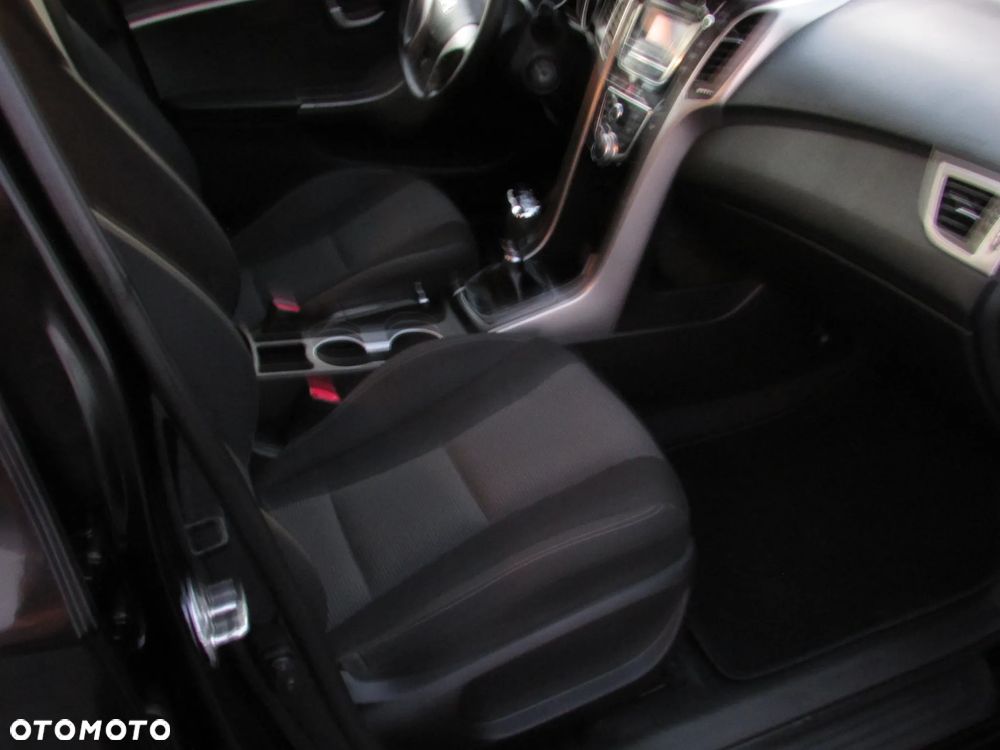 Hyundai i30 1.4 Comfort - 13