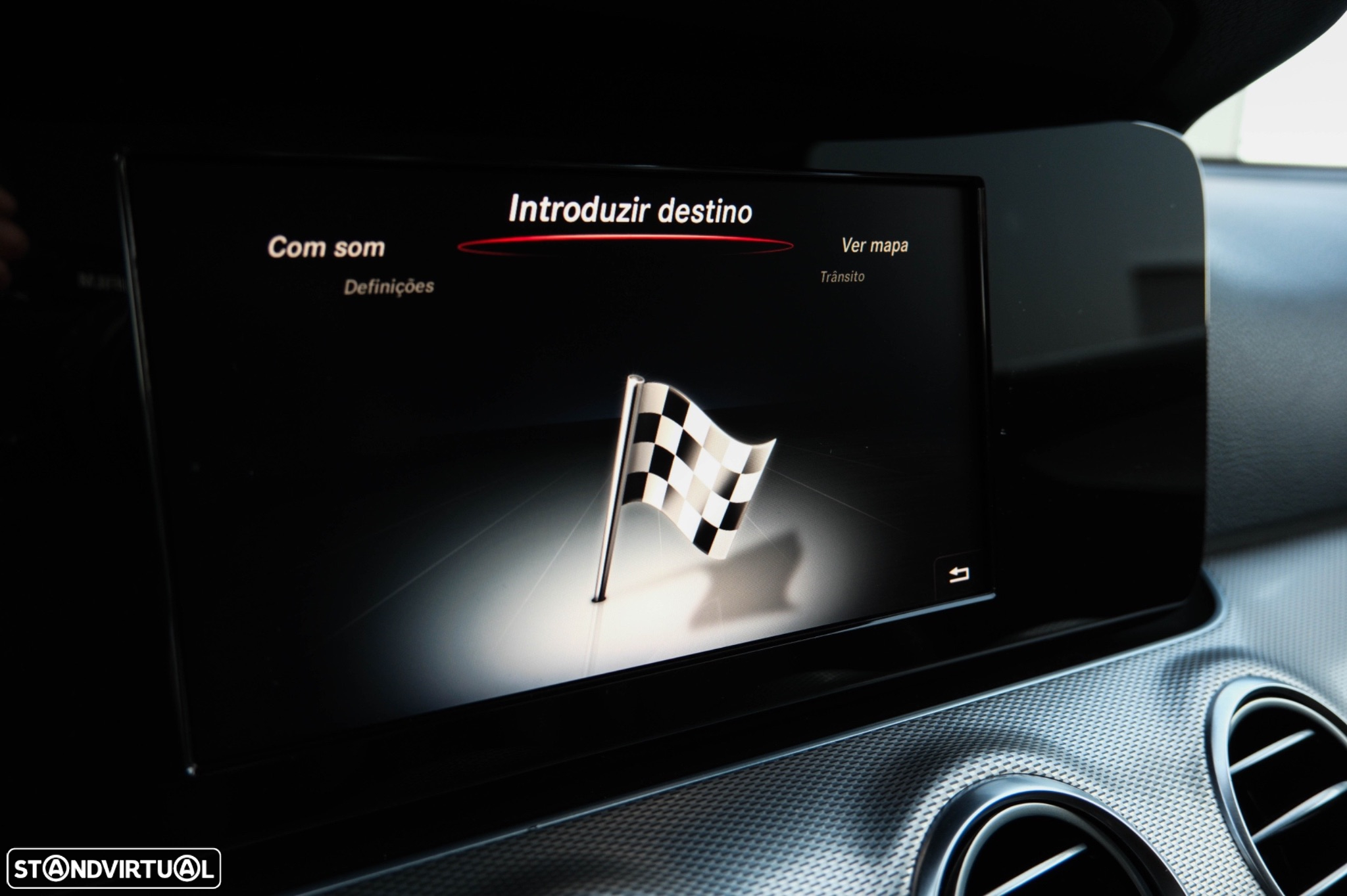Mercedes-Benz E 220 BlueTEC Avantgarde Auto. - 26