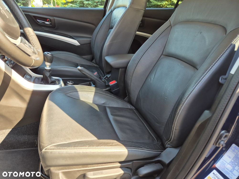 Suzuki SX4 S-Cross 1.4 T Premium 4WD - 17