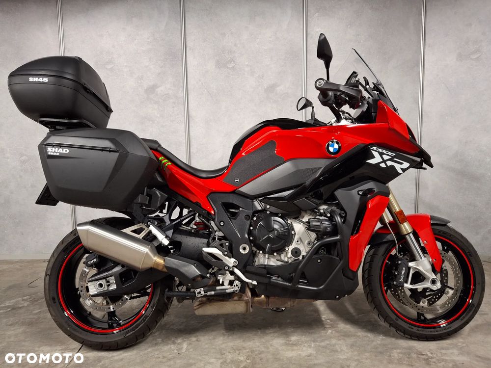 BMW XR - 1
