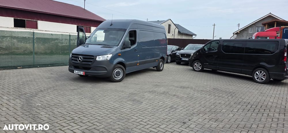 Mercedes-Benz Sprinter - 1